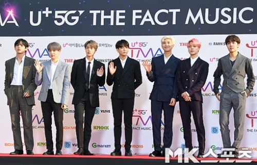 BTS ranked first in the Boy Group brand reputation analysis of Big Data in July 2019.The Korean company RAND Corporation measured 62,151,436 Boy Group brand big data from June 11, 2019 to July 12, 2019, and measured the participation of the Boy Group brand, JiSoooo, MediaJiSoooo, Communication JiSoooo, and CommunityJiSoooo through consumer behavior analysis.Compared with the brand Big Data 75,212,643 in June, it decreased by 17.37%.Brand reputation JiSoooo is an indicator created by brand big data analysis by finding out that consumers online habits have a great impact on brand consumption.The analysis of the Boy Group brand reputation can measure the positive evaluation of the Boy Group, media interest, and consumers interest and communication.The brand monitor analysis of 100 brand reputation editors was also included.1st, BTS (RM, Sugar, Jean, Jhop, Jimin, Bue, and Political Country) brands became part of the brand reputation with JiSoooo 3,847,008 MediaJiSoooo 4,617,216 Communication JiSoooo 3,139,712 CommunityJiSoooo 3,632,569, JiSoooo 15,236, It was analyzed as 505.Compared with the brand reputation JiSooo 18,601,065 in June, it fell 18.09%.Second place, EXO (Suho, Chanyeol, Kai, Dio, Baekhyun, Sehun, Siumin, Lay, Chen, Tao, Luhan, Chris) brands become JiSoooo 394,944 MediaJiSoooo 1,834,752 Communication JiSoooo 1,154,538 CommunityJiSoooo 1,422,074 Brand reputation JiSoooo 4,806,308 was analyzed.Compared with the brand reputation JiSooo 4,034,002 in June, it rose 19.14%.The Big Data analysis of the Boy Group brand reputation in July 2019 showed that the BTS brand ranked first, said Koo Chang-hwan, director of the Korea Corporation.The Boy Group brand category decreased by 17.37% compared to the brand Big Data 75,212,643 in June.According to the Cebu City analysis, brand consumption fell 9.64%, brand issue fell 7.00%, brand communication fell 13.14%, and brand spread fell 34.24%. The BTS brand, which ranked first in Big Data Analysis in July 2019, was highly analyzed in Link Analysis as happy, enjoyable, and good.In keyword analysis, Jimin, Oricon, and Game was analyzed highly; in positive ratio analysis, positive ratio was analyzed as 91.51%.According to the BTS brand Cebu City analysis, brand consumption fell 15.94%, brand issues fell 10.01%, brand communication rose 30.35%, and brand spread fell 17.17%. RAND Corporation, a Korean company, has been measuring the reputation of domestic brands every month and announcing the change in brand reputation.This Boy Group brand reputation JiSoooo is the result of brand big data analysis from June 11, 2019 to July 12, 2019.The Boy Group brand reputation analysis for July 2019 included BTS, EXO, Winner, SF9, Seventeen, New East, NCT, Infinite, SHINee, TVXQ, Stray Kids, ATiz, Astro, AB6IX, 2PM, Bix, Hotshot, Limitless, Tray, Vitubi, MonsterX, Godseven, Decrunch, The Boys, One Team, TinTop, Blockby, Beast, B1A4, Jekskis, FT Island, Tomorrow By Together, Super Junior, Onni One of the Ove, Alphabet, Shinhwa, Berryberry, 2AM, Pentagon, Benefit, Bigton, Highlight, Bromance, Entique, BAP, JBJ95, Golden Tea Yild, JYJ, CIX, and Boyfriend were analyzed.