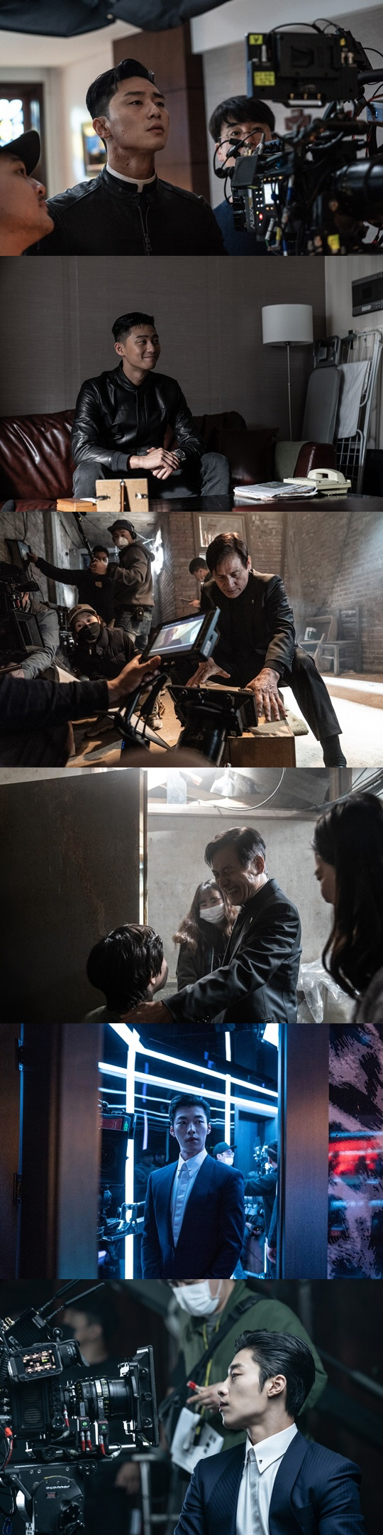 The anticipated movie Lion, which will capture the audience with its breathtaking development and fantasy-added intense action, unveiled the scene behind-the-scenes Steel Series, which gives a glimpse of the shooting scene full of passion and laughter.The Lion is a film about a fighting champion, Yonghu (Park Seo-joon), who meets the Kuma priest Ansinbu (Ahn Sung-ki) and confronts the powerful evil (), which has put the world in turmoil.Park Seo-joon, Ahn Sung-ki, Woo Do-hwan, and the combination of Korean national actor and young blood, the movie Lion, which attracts attention by revealing the scene behind the scene of the live shooting scene.The on-site behind-the-scenes SteelSeries focuses attention on the passionate actors and the warm-hearted scene atmosphere.SteelSeries, which is seriously monitored by Park Seo-joon, a martial arts champion who faces evil, raises expectations for an intense character transformation that will be shown through lion in a different shape in a priests uniform.Park Seo-joon, who does not lose his smile even after shooting, captures his attention with a bright look different from the character in the movie.The Steel Series of Ahn Sung-ki, a Kuma priest who chases evil, predicts a heavy presence in the movie with a perfect synchro rate with the Safety, from the charismatic figure who is seriously immersed in acting to the soft charm of smiling brightly with the child actor.Woo Do-hwans SteelSeries, a black bishop who spreads evil to the world, gathers anticipation for a new evil character that has never been seen with a mysterious charm that overwhelms the viewer.The lion, which raises expectations for the movie by releasing the scene behind the scenes that crosses seriousness and warmth, will heat up the theater this summer.The most anticipated Lion in 2019, which is a combination of fresh stories and new materials surrounding powerful evil, differentiated action and attractive actors, is scheduled to open on July 31st.