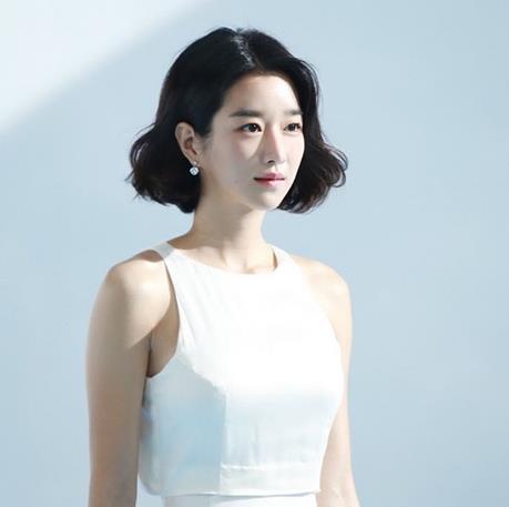 Actor Seo Ye-ji showed off her water-soaked beauty.Seo Ye-ji posted a photo on his SNS on the 15th.In the open photo, Seo Ye-ji was captured on camera, sporting a goddess-like beauty of pure white; especially the sophisticated yet lovely visuals thrill male fans.Meanwhile, Seo Ye-ji, who is about to release the films Quantum Physics and Cancer, is taking the role of Sujin, the heroine of Memory of Tomorrow, an emotional thriller film about the story of a woman who lost her memory after an accident,