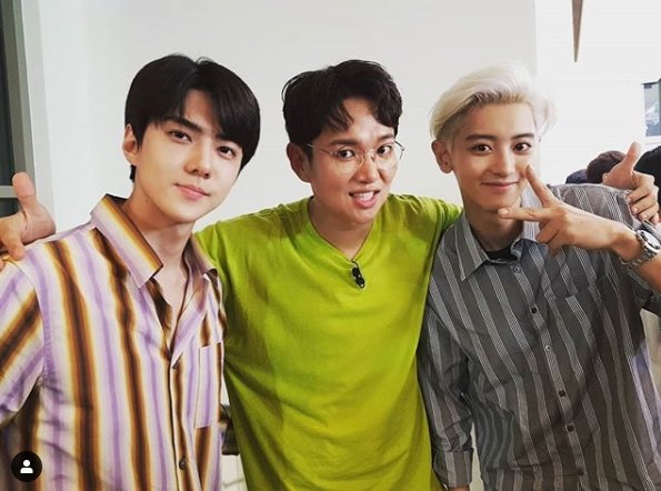 Wall new, EXO Sehun X Chanyeol and heart-warming Celebratory photoTwo virtuoso application. <p>Wall new is 14, his SNS, said Mary, in the hotel met the two Masters. 2 units came back to Sehun and Chanyeol-two minute application.that the US had.</p><p>Public photo belongs to Wall new is the group EXO(EXO) Sehun, Chanyeol in the shoulder to hold the smile in. Sehun and Chanyeols heart-warming visuals into it.</p><p>A picture for the fans is both a virtuoso with the nuclei surrounding the encounter, EXO I envy the brother take pictures and, look like, etc reactions.</p><p>Meanwhile, EXO new unit Sehun&Chanyeol(EXO-SC)is coming 22 days the first mini album Wat no life(What a life) set to be released on.</p>