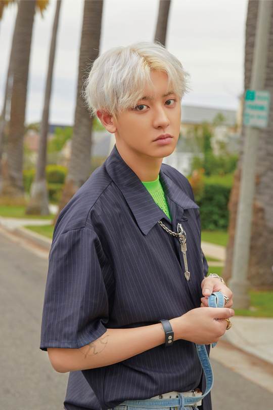Sehun & Chanyeol (EXO-SC, SM Entertainment), who foreshadowed the triple title song, will participate in the songwriting of the debut album as well as include his own songs to convey a message for young people.Sehun & Chanyeols first mini-album What a Life (what a Life) will be released on July 22 at 6 p.m. on various music sites including Melon, Flo, Genie, iTunes, Apple Music, Sporty Pie, QQ Music, Cougu Music, Couture Music and others.It contains a total of six songs from the hip-hop genre, including the triple title songs What a Life, Theres a Dim, and You Can Call.This album was produced by Dynamic Duos Gaco and Divine Channel.Sehun & Chanyeol participated in the entire song, as well as recorded his own songs, while Sehun has been writing solo song Go (Go) released at the EXO concert, and Chanyeol has written songs such as EXO album title songs Love Shot (Love Shot), Ko Ko Bop (Cocobab), and songs with With You As he has been recognized for his musical ability by participating in composition, the music world to be presented in the new album is more anticipated.In addition, What a Life, one of the triple title songs, is a hip-hop song with a unique flak sound and addictive refrain.The lyrics contain a pleasant message that Lets work and play all fun, which is enough to meet the bright and positive energy unique to Sehun & Chanyeol.Sehun & Chanyeol will hold a showcase at Move Hall, Seogyo-dong, Mapo-gu, Seoul, on July 22 to commemorate the release of his debut album.The site will be broadcast live on Naver V LIVEs EXO channel, so fans are expected to pay high attention.Sehun & Chanyeols first mini-album What a Life will also be released on the 22nd.hwang hye-jin