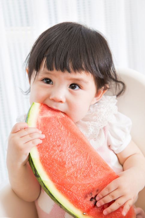 여름철과일이 칼륨 함량이 높아 칼륨을 제대로 배출할 수 없는 만성 콩팥병 환자는 삼가야 한다. 게티이미지뱅크