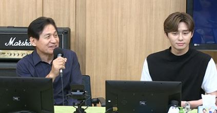 Ahn Sung-ki self Mohammad Mosaddegh, Shoot me and go Actor Ahn Sung-ki made Mohammad Mosaddegh his famous ambassador.Actors Ahn Sung-ki and Park Seo-joon returned to the movie Lion in SBS Power FM Dooshi Escape Cult show which was broadcast on the afternoon of the 16th.On this day, Ahn Sung-ki introduced the movie Lion.Ahn Sung-ki said, I have been doing a lot of movies and have been doing two-top movies like lion, and I have been in the retirement rock to deal with the material of exorcism.But it is very different from the retirement book.Ahn Sung-ki then showed off a surprise Mohammad Mosaddegh, who was applauded for saying shoot me in a calm tone.Meanwhile, Lion is a film about a story of a martial arts champion, Yonghu (Park Seo-joon), who meets the priest Anshinbu (Ahn Sung-ki) and confronts a powerful evil (), which has confused the world.