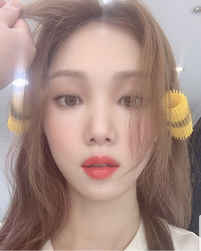 Lee Sung-kyung proved the atmosphere goddess by emitting colorful Hair and eyes.Lee Sung-kyung told his recent history on July 15th with his Hair volume on his instagram.useful stock