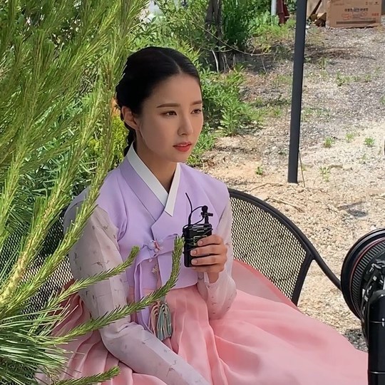 Actor Shin Se-kyung comes to viewers with a more beautiful appearance.On the afternoon of July 16, Shin Se-kyung agency Tree Ectus official SNS said, There is only one day left until I meet Na Hae-ryung, who does not know where to go!and two photos were posted.The photo shows Shin Se-kyung smiling in front of the camera. Shin Se-kyung is wearing a hanbok and boasts a picturesque figure.MBCs new tree drama Na Hae-ryung, starring Shin Se-kyung, will be broadcast at 8:55 p.m. on the 17th.Shin Se-kyung is going to lead the break down pole with Na Hae-ryung, who is reborn as a true officer.hwang hye-jin