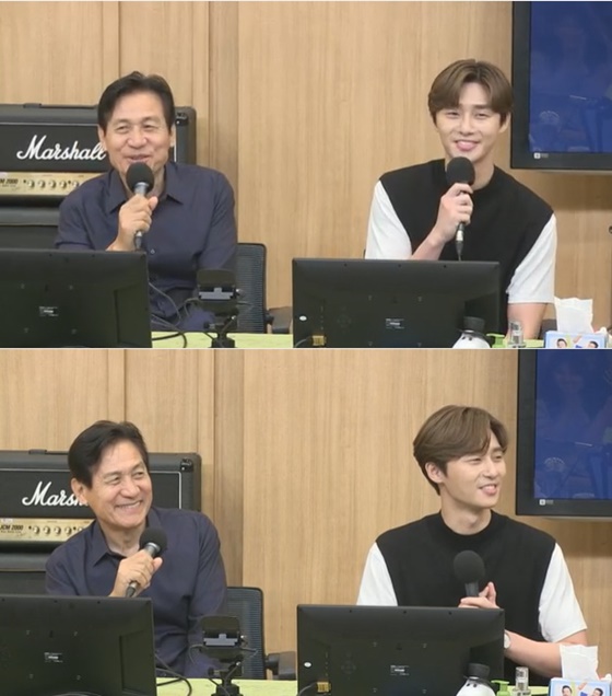Actors Park Seo-joon and Ahn Sung-ki, who appeared in the movie The Lion (director Kim Joo-hwan) as guests, appeared in the corner Special Invitation at SBS Radio Power FM (Seoul and Gyeonggi 107.7MHz) Dooshi Escape TV Cultwo Show broadcast on the afternoon of the 16th.On the show, Ahn Sung-ki said, I think Ive been here for four years. I came to say hello to Kim Kyu-ri.I was glad to have a chance this time, he said, appearing on the Two-shi Escape TV Cultwo Show for a long time.Park Seo-joon said, I also came to Kang Ha-neul and Youth Police (director Kim Joo-hwan) two years ago, when Mr. Heaven was discharged before he went to the military.I also came out on the Dooshi Escape TV Cultwo Show in two years. Ahn Sung-ki said: It is a Kuma priest sent from the Vatican because there is a powerful evil spirit in Korea, a priest who professionally performs Kuma rituals.Inadvertently or fatefully, you meet Park Seo-joon. Previously, a Kuma movie is scary or tense.Lion has such a form, but it has a birdie movie format. There is a very interesting part.Park Seo-joon said: I used to play a martial arts player in drama before, and Ive been in the gym since then and Ive been training.Relatively, I was able to do it in a short time. DJ Kim Tae-gyun, who heard this, asked Park Seo-joon, I also had abs in Youth Police (director Kim Joo-hwan), but if it is this time.Park Seo-joon said, It comes out in every work (abdominal): very burdensome and muscleless than expected. Its not easy, but I did my best.Ahn Sung-ki said, Park Seo-joon is very active in Lion, and Woo Do-hwan, the incarnation of evil who appeared together, is also making a strong impression.I did a lot of action with them. He said, I tried to act in the same case.I went to the first day of shooting (Action) by seeing the lion scenario and getting upside down by myself.I told the martial arts director, What do you think if you do this? And he told me to think about falling.Park Seo-joon said that he was fighting with someone, so he just thought about getting hit.So I just went out and fell, I was strangled, he laughed.Park Seo-joon said, Ahn Sung-ki is your senior to us. Korean movies are the 100th anniversary of this year. It is a living history.I was nervous and nervous before I first met him, and he made me feel so comfortable (because I met him). He ended well without any problems in his work, without any accidents. Park Seo-joon demonstrated his kick to show the character in the play, the martial arts champion; Ahn Sung-ki was impressed by the Latin ambassador in the play.In particular, Ahn Sung-ki showed Latin ambassadors in the right place and made it into a laughing sea.Ahn Sung-ki said: You have to watch a lot, I think this movie is really important, because its been like you havent been in action for four years, so I think youve forgotten.I will get a lot of power through this movie and I will do a lot of movies in the future. Park Seo-joon said, I will say lion.It is a movie prepared by all the staff as well as actors. I have tried for fresh attractions, so please find a lot of theaters. I will work hard. Meanwhile, the movie The Lion, starring Park Seo-joon and Ahn Sung-ki, will be released on the 31st as a story about the martial arts champion Yonghu (Park Seo-joon) meeting with the Kuma priest Anshinbu (Ahn Sung-ki) and confronting the powerful evil () that has confused the world.