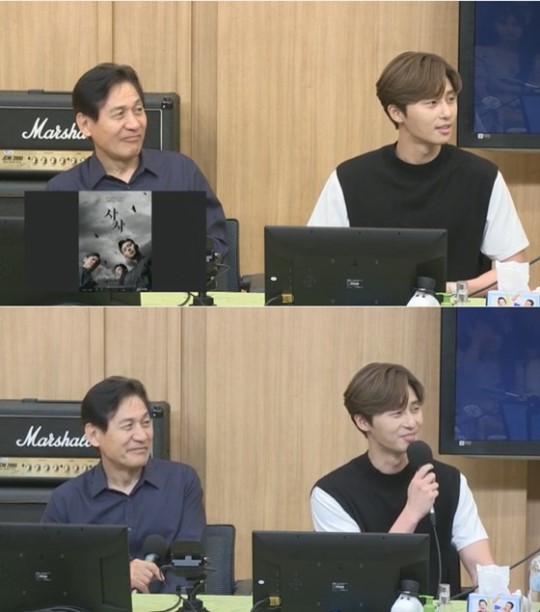 Actors Ahn Sung-ki and Park Seo-joon have made a re-enactment pledge to promote the movie The Lion.On the 16th, SBS Power FM Dooshi Escape TV Cultwo Show starred actor Ahn Sung-ki and Park Seo-joon as guests.DJ Kim Tae-kyun and special DJ Yu Minsang asked to put lion on the real-time search term of the portal site to promote lion.Then, one listener asked, What should we do with the first search of real-time search terms? DJ Kim Tae-kyun said, Lets unify the keywords with the lion movie.When asked about the promise of the first place in the real-time search term, Park Seo-joon said, If you do not get hurt by the TV Cultwo Show, you will come out as a daily DJ (TV Cultwo Show).Yu Minsang added, I will appear as a guest then.Ahn Sung-ki also promised to appear as a special DJ, saying, I should not do it if Park Seo-joon does it.Meanwhile, the movie The Lion, played by Ahn Sung-ki and Park Seo-joon, depicted the story of a martial arts champion, Yonghu, meeting with the Old Man priest Anshinbu (Ahn Sung-ki) and confronting the powerful evil that has left the world in turmoil.It will be released on the 31st.Photos  Radio Captures in SBS