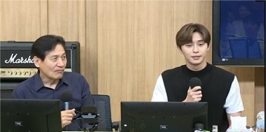The movie Lion Park Seo-joon, Ahn Sung-ki showed off his unstoppable gesture at the Dooshi Escape TV Cultwo Show.On the 16th, SBS Power FM Dooshi Escape TV Cultwo Show appeared as a guest by Lion Park Seo-joon and Ahn Sung-ki.Park Seo-joon is not the lion of The Lion King about The Lion; the Lion is the one called by God.The contention is that the martial arts champion who rejects God meets Father Ahn Sung-ki and confronts evil.There is a scary, tense, and there is a funny part of the birdie movie genre, said Ahn Sung-ki.They also revealed their charm.Its very funny, it looks chilly and cool, and then grins and theres a childlike innocence, Ahn Sung-ki said of Park Seo-joon.(Ahn Sung-ki) is the senior of seniors; this years Korean film celebrated its 100th anniversary, and its a living history in the film industry, Park Seo-joon said.The Lion is a film about a fight-fighting champion, Yonghu (Park Seo-joon), who meets the Old Master Anshinbu (Ahn Sung-ki) and confronts evil that has left the world in turmoil.It will be released on July 31.