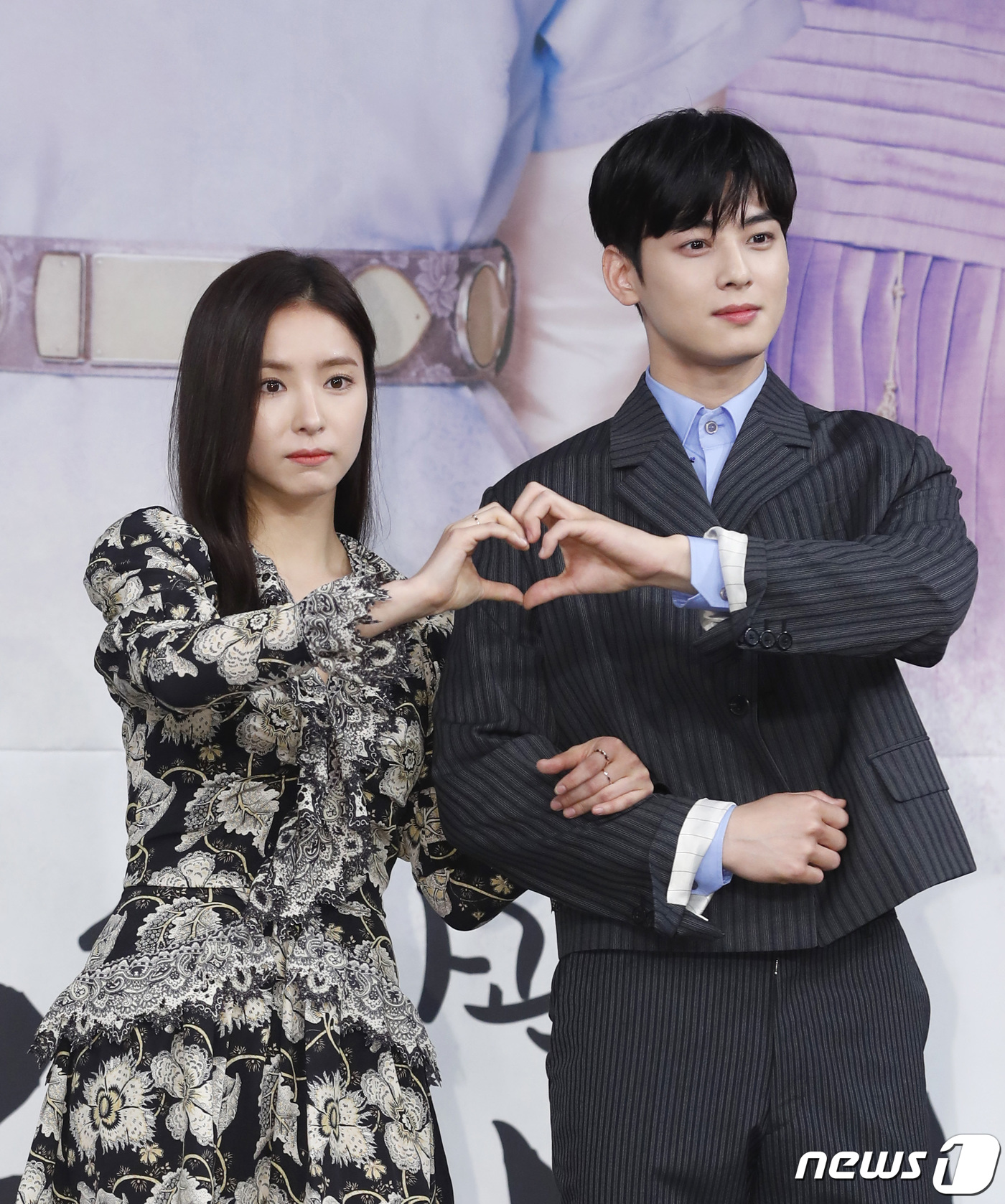 Seoul=) = Shin Se-kyung and Jung Eun-woo, the face genius, met as romance dramas.MBCs anticipated Na Hae-ryung will be a romance between Shin Se-kyung and Jung Eun-woo, who met as visual men and women.On the afternoon of the 17th, MBCs new tree drama Na Hae-ryung (playplaywright Kim Ho-soo/director Kang Il-soo Han Hyun-hee) was presented at the Golden Mouse Hall of MBCs new building in Sangam-dong, Seoul.On this day, Kang Il-soo PD, Shin Se-kyung Cha Jung Eun-woo Park Ki-woong Lee Ji-hoon and Park Ji-hyun attended and talked about the work.Na Hae-ryung, the new cadet, is the first problematic first lady () of Joseon (Shin Se-kyung) and the full-length romance of the anti-war mother Solo Prince Irim (Jung Eun-woo).It is an MBC historical drama that will be shown in two years after The Monarch: The Master of the Mask and Reversal: The Thieves Who Stealed the People. This time, viewers will come to the subject of the subject female character The Lady.The production teams face also raises expectations.Director Kang Il-soo, who has been well received as a delicate psychological description of the person through Solomons perjury, and director Kang Il-soo, such as The Land of the Wind, Jeon Woochi and Solomons perjury, met again with Na Hae-ryung.Here, Shin Se-kyung and other rising stars appear and attract attention to what synergy they will create with the production team.Shin Se-kyung is also expected to draw the character Na Hae-ryung.The character is a man who was the only thing of men in the Joseon Dynasty, where the river was dignified and the discrimination between men and women was firm. Among them, among the officers who recorded everything by the king,It comes from the erratic imagination of .As a problematic woman of Hanyang in the 19th century, I am looking forward to seeing what character Shin Se-kyung will show Na Hae-ryung, a free soul girl.Shin Se-kyung said, I can not say that I deliberately Choices the main female character.It is not easy to do Choices with one character, so I have to Choices with various parts at the gate, he said. But the character of the script I read interestingly had a common point as a subjective female character.I prepared an external physical part to prepare this work, but in the Joseon Dynasty, I tried to think freely because it is a drama that has to draw a different aspect from the lives of women in general.I think I tried to get away from the fixed idea, he added.Jung Eun-woo, who plays Top Model in his first historical drama, is another killing point for his new employee, Na Hae-ryung.Last year, JTBC My ID is Gangnam Beauty, which was recognized as a possible star, Jung Eun-woo is divided into the second-ranked Daewon Daegun Irim.Irim is a lonely mother Solo prince who lives in a palace, but he is a double life as a maehwa teacher, a popular love novelist who has heard Hanyang.Jung Eun-woo expressed his first appearance on the terrestrial and first drama Top Model.He said, I feel the same responsibility for digesting the character of Irim rather than being burdened because it is the first star of the terrestrial wave. I was nervous and nervous at the production presentation, but I feel comfortable facing it.I feel like Im shaking, but I think its the best thing to show you a good look, so I think Im shooting fun. Astro members are always cheering for hard work, and they are also cheering for coffee tea.I do not care about physical difficulties, but I want to enjoy the scene. I am trying to think happily about the scene. I am happy to meet the good seniors production team. Regarding the historical drama Top Model, he said, I was worried and nervous (I was going to appear in the historical drama). He also got a lot of advice from the director and gave a good message to the actors.Sageukton, Daejang-ri, etc., have talked to the bishop constantly.I hope you will watch it well because I am going to be a wonderful and charming friend as I go through many events later. I talked to my senior a lot, and it fits so well when I play, said Jung Eun-woo, who said, I feel like Im not just talking, but also caring for each other.I think you can learn a lot and think that you are just about to play the role of Na Hae-ryung.Shin Se-kyung said, A close friend took the previous film together and heard about his sister. He put down his greed in the first place.There are many other things that you can see through the drama, besides the external sum. I am planting it to match the characters. I also think that Jung Eun-woo is good for the character.I thought it was a friend who could instill novelty and freshness that could clean up the typical point that could be said to be this kind of historical drama. Kang Il-soo PD also showed confidence in Shin Se-kyung and Jung Eun-woo casting.I thought of Shin Se-kyung in Na Hae-ryung station from the beginning, but when I shot it, I can not think of anyone else anymore, he said.Basically, I understand the old Na Hae-ryung character. I also wear a skirt and run faster than a horse.I could not imagine another actor other than Shin Se-kyung I made a proposal first and came to me, but I came to me, he said. I am digesting well according to my situation or my acting career.Park Ki-woongs Kings acting Top Model is also noted; in this work, he plays the crown prince, Lee Jin, and says, If I play a villain, the odds are 100%.I know that the villain image is strong, and I want to play a different role and monarch role apart from that.I had a proposal for a monarch character, but there was a work that I could not do, but it was a character of an image I always wanted to do. I am glad to have a character that I dreamed of because I had the idea of ​​acting an image if this role came in.Meanwhile, Na Hae-ryung, a new employee, will be broadcasted at 8:55 pm on the day.
