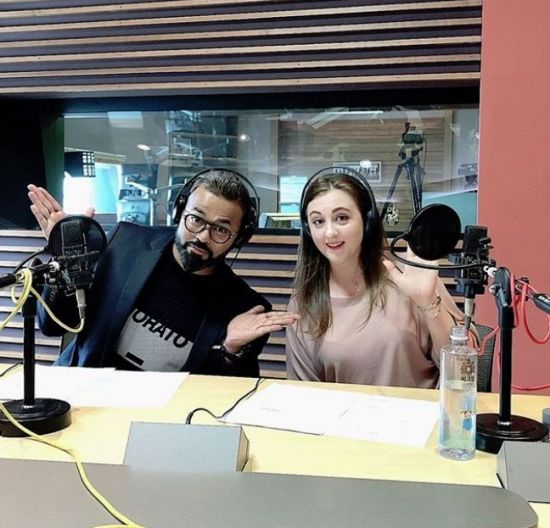 Russian-born Broadcaster Eva showed off her outstanding singing skills.On the 17th, MBC Radio FM4U Dooshis date Ji Suk-jin appeared in Eva and India Broadcaster Lucky.I am close to Mr. Kai, said Lucky, EXO is famous in India and it is easy to convey Korean culture.The popularity of EXO is great in India, there are 1,000 SNS messages coming every day, Lucky said, and selected EXOs Love shot.I hope that the Indian friends will come to India, said Luckey. I went to England this time and there were 3,000 people at the airport.Eva said she likes Singer So Chan-huis Tears and always sings this part of cruel in karaoke; the stress is unravelled.Eva, in the suggestion of Ji Suk-jin, Call me once, showed off her singing skills and caught the attention of listeners.