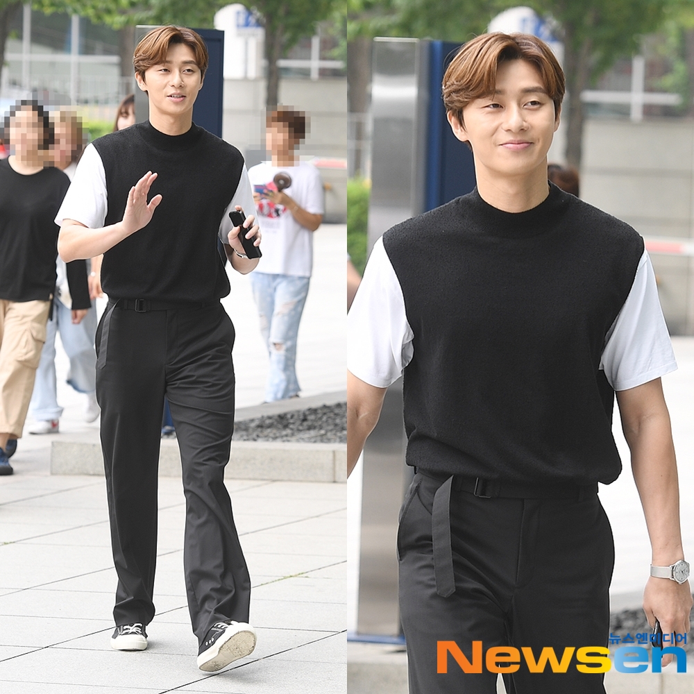 Actor Park Seo-joon enters the SBS Mokdong office building in Yangcheon-gu, Seoul to attend SBS Power FMs Dooshi Escape Cult show, which promotes the movie Lion, on the afternoon of July 16.useful stock