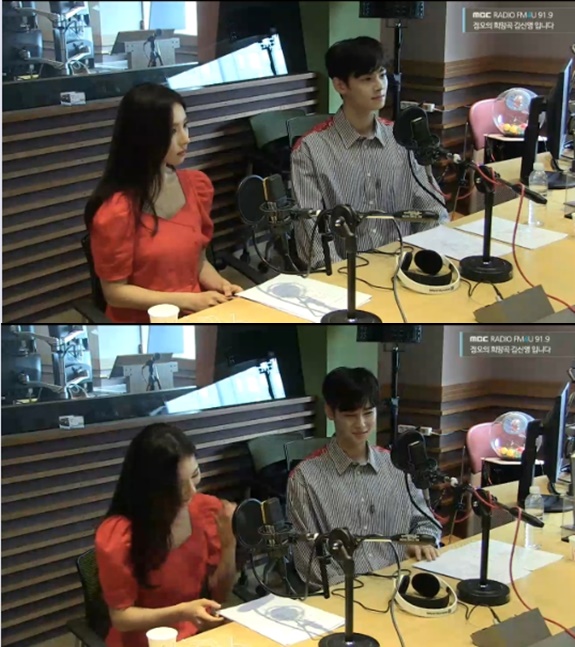 Shin Se-kyung and Jung Eun-woo made a pleasant gesture.In MBC FM4Us Noon Hope Song Kim Shin-Young, which was broadcast on July 17, the main actors Shin Se-kyung and Cha Jung Eun-woo, the new MBC drama Na Hae-ryung, appeared as guests.This is the first time since I appeared on the radio last year, Im a little nervous, said Jung Eun-woo.MBC Radio is the first, he said. I am the first to come to the second floor of the MBC building.Kim Shin-Young laughed, saying, I feel trembling in my voice.Shin Se-kyung explains Na Hae-ryung, a new employee. Na Hae-ryung, I played, is a hard character to see as a woman living in the Joseon Dynasty.She is treated as an old maid at the age of twenty-six, but she has a dream, he said. It is similar to Jasmine in the movie Aladin. I played the role of Prince Irim, who lived in a palace, and I meet the old Na Hae-ryung and get to know the world, said Cha Eun-woo.When Kim Shin-Young asked, What was it like when you heard about the casting of the other actor Jung Eun-woo? Shin Se-kyung said, I thought the casting of Jung Eun-woo was qualified.I thought Id like an actor who would give me a light, unserious, and fresh feeling in the play, but it was so good to be called Jung Eun-woo, he said.She was cast first, but she was so good with the character, and I thought it was the right one, said Jung Eun-woo.Shin Se-kyung laughed broadly, saying, We both fit well.Shin Se-kyung said Kim Shin-Young seems to fit well with the historical drama.I think there are many historical dramas that have appeared so far, including King Seondeok, Deep-rooted Tree, and Kwon Ryong-i Narsa, he said.Kim Shin-Young said, The historical drama and the modern drama seem to fit well.When Kim Shin-Young said, If you do not act in the historical drama, it seems to be right when you do not act, Shin Se-kyung added, Yes, the tone of the dialogue is different for each historical drama.Kim Shin-Young also said, In an interview in 2011, Shin Se-kyung said, My ideal type is Optimus Prime. You can tell characters and foreign actors.Who is your ideal type now? Shin Se-kyung said, I like someone who is professional in his job, and I like it when I talk about foreign actors.Kim Shin-Young told Jung Eun-woo that there was an article called A Natural Confession at a Restaurant Near Namsan Tower. Jung Eun-woo did not remember, Did I do that?Kim Shin-Young asked, Do you like restaurants or do you search? And Jung Eun-woo said, Im more interested in asking people than Internet search.I went to the restaurant that Sekyung told me yesterday and ate a white soup, he said.When Kim Shin-Young said, I made my debut as Music Video on the Seo Taiji album in 2005, Shin Se-kyung said, I was nine years old at the time, so I did not know how to choose a career path.I think it led to acting when I was in middle school when I appeared in the movie Little Bride.When asked, I said I wanted to do well like Kim Sung-joo in 2016, I think I was envious of the music broadcasts, Cha Jung Eun-woo said.Finally, Shin Se-kyung and Jung Eun-woo said, If you win the first place in the tree drama, you will wear a dance that Araddin Ginny has danced.Choi Seung-hye