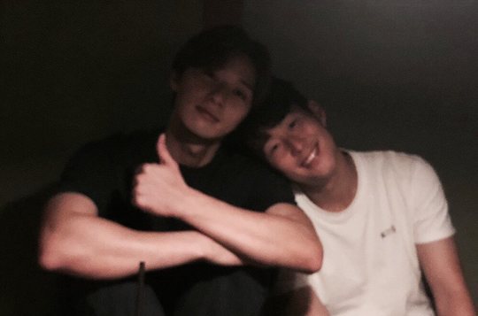 Son Heung-min and Park Seo-joons friendly two-shot was released.Soccer player Son Heung-min posted a picture on his instagram on July 17 with an article entitled Coming Soon # Lion # Park Seo Jun.The photo shows Son Heung-min smiling brightly on Parks shoulder. The affectionate appearance of his best friend is impressive.In particular, Park Seo-joon commented on Son Heung-mins post, Its a shame, he said.Son Heung-min and Park Seo-joon are famous best friends. Park also appeared in the recently aired TVN documentary Son Sational - Time to Create Him.kim myeong-mi