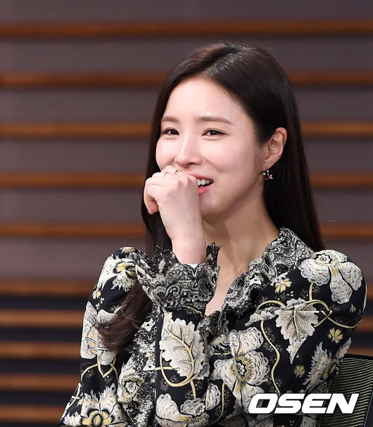 On the afternoon of the 17th, MBCs new tree drama New Entrepreneur Koo Hae-ryeong production presentation was held at MBC Golden Mouse Hall in Mapo-gu, Seoul.Actor Shin Se-kyung is smiling.