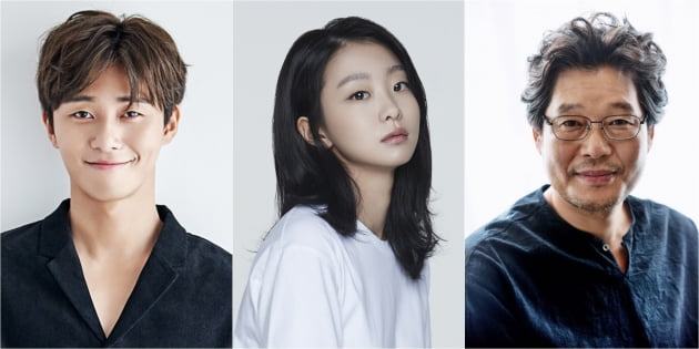 Park Seo-joon, Kim Dam-mi and Yoo Jae-myung have joined forces through the Drama Itaewon Klath, based on the original Web toon.JTBCs new gilt Drama Itaewon Klath, which is broadcast following Chocolate, sparked expectations by achieving an extraordinary meeting between Park Seo-joon, Kim Dae-mi and Yoo Jae-myung.Itaewon Clath, based on the next Web toon of the same name, depicts the hip rebellion of youths who are united in an unreasonable world, stubbornness and persuasion.Their entrepreneurial myths are unfolding in the small streets of Itaewon, which seem to have compressed the world, chasing freedom with their own values.The popular Web toon Itaewon Klath (written/pictured Cho Kwang-jin) started its series in 2017 and is Legend of Legend, which has a cumulative number of views of 220 thousand.It was a hot topic that enjoyed both favorable and popular with the top-ranked payment sales of the next Web toon and 9.9 rating, and it caused explosive attention, such as virtual casting becoming a hot topic after news of Drama production was reported.The reason why Itaewon Klath is especially anticipated is because Cho Kwang-jin, who created the original work, took charge of writing the Drama himself.The original authors struggle to maximize the charm of the original character and make the story structure solid further amplifies the expectation of Web toon enthusiasts as well as Drama fans.Here, Actors with solid acting skills join the group, and expectations are hotter than ever.Park Seo-joon, an actor who does not need an explanation, plays Park Sae-roi, who has been hot online. Park Sae-roi is a straight-line young man who does not compromise on injustice.He is a person who starts a new dream challenge on the streets of Itaewon, which has entered with undead anger, and offers a lively cider with an unfavorable counterattack against the big company Jangga in the food service industry.Park Seo-joon has shown remarkable popularity based on his solid acting skills in each film that appears in and out of Dramas and screens, including Drama Why Secretary Kim Will Do It, Ssam My Way, and the movie Youth Police.He has been transformed without limit from the face of youthful youth to the rocoking that melts his emotions. He will once again renew his life.Park Seo-joons choice, which has already written the myth of unbeatable box office with an excellent perspective on his work, adds faith.Park said, Park is a good person who strives every moment while keeping his conviction.I wanted to challenge it because it is considered as a life character of many people who have seen the original work, but I wanted to challenge it because it is such an attractive person.  I expect that the challenges and growth of various characters appearing in Itaewon Clath will get a lot of sympathy and support from viewers.I will prepare hard so that I can be remembered as a good Drama. The role of the high intelligence Socio Pass Joyser with Gods brain is played by Kim Dae-mi, a unique charm.Joy, who is famous for SNS star and power blogger, is a person with an angelic face and a reverse character.Kim Dae-mi is the best expectation that swept various movie awards last year, showing off fresh masks and unique acting skills in the movie Witch. The situation is that many people have been attracted to the next film Kim Dae-mi chooses.Actor Kim Dae-mi, who has a certain color of his own, will star in the first Drama of his life through Itaewon Klath and capture viewers.As its been a long time, I feel both thrilled and burdened, and I think it will be a good job because the Actors, directors, and writers to be together are great people.I hope you can expect a lot of Kim Da-mi as Joyser, he said.Yoo Jae-myung, who is in the best days of Drama and film, plays Jang Dae-hee, chairman of Jangga, a large food service industry company.Jang Dae-hee is an embroidered chaebol and a Javiris authoritarian who has been making cooking a business in his childhood memories.His life, which was like a castle, begins to shake a little bit as he faces the blindness of his sons accident.Yoo Jae-myung, who gave deep regret to viewers with his thick acting in Secret Forest, Life, and Confession.He transformed from Itaewon Clath to Jang Dae-hee, chairman of the company without mercy, and fascinated viewers with a different face than ever.In particular, the confrontation without concessions that he will show with Park Seo-joon is considered to be the best point of observation to expect Itaewon Clath.Yoo Jae-myung said, I am delighted to be with Itaewon Clath and I am expecting to shoot because it will be a fun work.I want to visit the viewers by completing the work with the directors and the artists with the Actors of the seniors and juniors. The production team of Itaewon Klath said, The combination of Park Seo-joon, Kim Dae-mi and Yoo Jae-myung is perfect.You can expect the synergy of Actors who will add character with their own color, he said.On the other hand, Itaewon Clath is a work that coincides with director Kim Sung-yoon, who has been recognized for his sensual performance through Gurmigreen Moonlight and Discovery of Love, and writer Cho Kwang-jin, who gave exciting fun and deep sympathy with Web toon Itaewon Clath.Here, it adds to expectations as it is the first Drama produced by Showbox, which has shown films with workability and popularity such as Taxi Driver, Assassination, and Tunnel.It will be broadcast first after JTBCs new gilt Drama Chocolate.Life Web toon Itaewon Clath Drama Meet Park Seo Jun X Kim Dae Mi X Yoo Jae Myung Class Complete Other Perfect Line-up