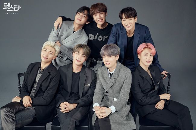BTS has again been named with Exo in a survey on the Super Bowl halftime show in the NFL (USFFootball).On the 17th (local time), foreign media conducted a survey on Who would like to stand at the Super Bowl halftime show at Hard Rock Stadium in Miami Garden on February 2, 2020 year YEAR year year?BTS was nominated again: Jennifer Lopez, Rihanna, and Kelly Clarks followed by BTS, which caught the eye: Exo was also nominated.In addition to these, Nikki Minaj, Kanye West, Taylor Swift, Mariah Carey, Travis Scott, Cardibi, Christina Aguilera, Britney Spears, Drais, Post Malone, Jay, Chris Stapleton, Carrie Underwood, Jason Aldin, Little Big Town, Harry Styles, Sam Hunt, Ariana Grande, Pink and Janet Jackson were among the most prominent.The Super Bowl halftime show is a dream stage where only the most popular world-famous stars of the time stand.In 2016, Beyonce and Bruno Mars performed with Coldplay as the mainstay, and in 2017, Lady Gaga focused attention on viewers around the world with a fantastic halftime show.Last year, Justin Timberlake was selected as a headliner and made headlines. In 2004, Justin Timberlake had a heart-opening accident while playing a show with Janet Jackson on this stage.The halftime show of the 2019 Super Bowl, watched by 100 million people around the world, was decorated by Maroon 5.BTS is mentioned in the Super Bowl survey this year after last year, making fans proud.In fact, Suga said in an interview with Time magazine last year, I wonder if there will be a chance to perform at the Super Bowl someday.On the other hand, the survey will be announced on the 22nd through the homepage.