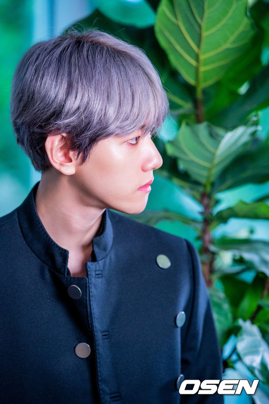 Exo Baekhyun showed off his brilliant visuals in Star Road.On the Naver V channel, the 5th and 6th Exo Baekhyun Star Road will be released on the 19th.The Star Road Baekhyun, which consists of 6 episodes, has various episodes ranging from new music video commentary to fashion analysis and 50 answers.Above all, Baekhyun-mans re-creative gesture got a hot response from many global fans. In the 5th and 6th episodes, Baekhyun himself surprised TMI.Expectations are high on what story Baek-hyun will continue.Moment that is bound to be heart-warming.Even the moist eyes are lovely.Glory God.God-brought handsome.Baekhyuns brilliant visuals can be found in more pictures on V channel.