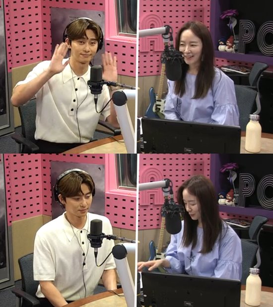 Actor Park Seo-joon mentioned the parasite.On SBS Power FM Park Sun-youngs Cinetown broadcast on the 19th, Actor Park Seo-joon of the movie Lion (director Kim Joo-hwan) appeared and talked.The parasite is looking at almost 10 milLion viewers. Can you tell me now? Why did you give me the chief?Park said, I did not think that the chief would ask me a question about the chief. I heard a lot of stories about it was all because of you around.Bong Jun-ho was a very complimentary person. He gave me a lot of good words.I was really curious about the scene of Bong, but I was short, but I was able to see the scene and the acting of good Actors.Meanwhile, The Lion is a film about the story of the martial arts champion Yonghu (Park Seo-jun) meeting the Kuma priest Anshinbu (An Sung-ki) and confronting the powerful evil (), which has confused the world.Park Seo-joon, Ahn Sung-ki and Woo Do-hwan are expected to add a combination of Korean national Actors and young blood.Photo = SBS-looking radio