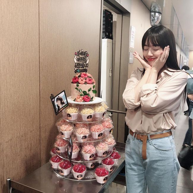 Actor Im Soo-jung has unveiled the WWW Party with staff scene.On the 20th, Im Soo-jung posted a few photos and an article entitled Thank you for the celebration, WWW. Party with staff on his instagram.The photo released shows Im Soo-jung attending the recent WWW Party with staff.Im Soo-jung is taking various poses such as calyx in the background of cake presented at the fan gallery.During the Im Soo-jung, the placard filled with the affection of the fans with beauty attracts attention.Meanwhile, Im Soo-jung is playing the role of Batami in the TVN tree drama Publish a search word WWW, which will end on the 25th.