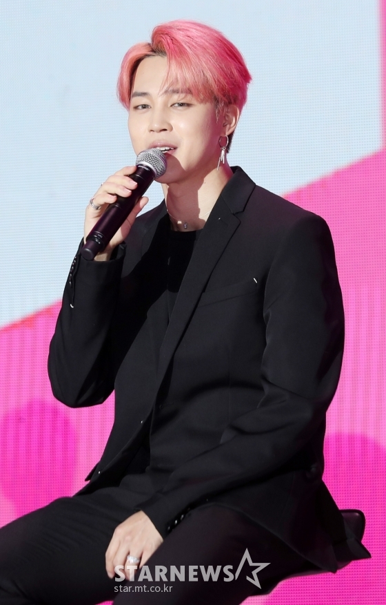 According to the Korea Institute for Corporate Reputation on the 20th, Jimin was named the top brand of the boy group in July, followed by BTS member Jung Kook and EXO member Baek Hyun.The Korea Institute of Corporate Reputation analyzed the brand reputation index from June 18 to July 19 by extracting 138.3157 brand Big Data of 527 individuals from the boy group and analyzing the participation index, media index, communication index, and community index.Compared to the Boy Groups personal reputation Big Data of 169,191,021 in June 2019, it was down 18.25 percent.The brand of BTS member Jimin, who ranked first, was analyzed as the brand reputation index of 1,121,190, the media index of 2,268,206, the communication index of 3,529,473, and the community index of 4,166,065, which was 112,749.Compared with last months brand reputation index of 14 million 7590, it fell 19.51%.The brand of BTS member Jungkuk was analyzed as the brand reputation index of 107,706 with participation index of 874,452, media index of 201,618, communication index of 3,315,549 and community index of 3,805,521.Compared with the June brand reputation index of 8.6 million 3239, it rose 16.32%.The EXO member Baek Hyun brand, which ranked third, was analyzed as the brand reputation index of 5,464,447 with the participation index of 1 million 2744, the media index of 2,710,988, the communication index of 539,477, and the community index of 1,198,418.Compared with the June brand reputation index of 1,914,866, it jumped 185.16%.In July 2019, the BTS member Jimin brand ranked first in the analysis of the Boy Groups personal brand reputation, said Chang-hwan Koo, director of the Korea Enterprise Reputation Research Institute.Analysis of the Boy Group personal brand category showed that the Boy Group personal brand reputation Big Data decreased by 18.25% compared to 169,191,021 last month.According to the detailed analysis, brand consumption fell 1.50%, brand issues fell 28.38%, brand communication fell 7.07%, and brand spread fell 14.45%. The BTS Jimin brand, which ranked first in the Boy Groups personal brand reputation, showed high scores in Love, Winning and Selling in the link analysis, and Rai, Performance and Ami were analyzed high in keyword analysis.In the positive ratio analysis, the positive ratio was 80.03%. In July, the 30th place in the Boy Groups personal brand reputation was BTS Jimin, BTS Jungkuk, EXO Baekhyun, Astro Cha Eunwoo, BTS Bu, Hot Shot Ha Sung Woon, BTS Jin, BTS Sugar, Bix Leo, New East Hwang Min Hyun, BTS RM, EXO Chan Yeol, BTS Jhop, EXO Dio, TVXQ Yunho, O Kai, EXO Siu Min, EXO Sehun, Super Junior Hee Chul, Big Flo Eui Jin, Winner Song Min Ho, Block Vio Pio, Jekskis Eun Ji Won, Shinhwa Advance, New East Baekho, Shinhwa Eric, EXO Suho, BAP Power Chan, EXO Chen, and Pentagon Hui were analyzed in order.