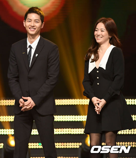 Actor Song Joong-ki and Song Hye-kyo ended their marriage in a year and nine months, once called the Couple of the Century, but now they go their separate ways.The UAA said: Today (July 22, 2019) the divorce of Actor Song Hye-kyo was established at the Seoul Family Court.We will inform you that the mediation process has been completed by divorce without alimony or property division between the two sides, he said.As a result, Song Joong-ki and Song Hye-kyo were divorced less than a month after they filed for divorce mediation on February 27.Divorce mediation is a procedure in which a couple divorces after a court adjustment without going through a formal trial. If a couple agrees on property division, they can finish the divorce in a short time.Song Joong-ki, Song Hye-kyo agreed to divorce without alimony or property division through divorce mediation process without going to divorce trial and could be completed in a month or so.Song Joong-ki had previously said he wanted to smooth the divorce process with the announcement of the divorce.Both of them hope to end the divorce process smoothly rather than blame each other for their mistakes, he said.It was quickly sorted out more than a month after Song Joong-ki filed for divorce mediation as he hoped.Last month, the two suffered a long-running divorce after announcing their divorce.Numerous rumors such as Song Joong-ki hair loss, Song Joong-ki birthplace, Song Hye-kyo The Wedding Ring were mass-produced and secondary damage occurred.Keywords and rumors related to Song Joong-ki hair loss, Song Joong-ki birthplace, Song Hye-kyo The Wedding Ring, Song Joong-ki manager wedding were up and down the portal site real-time search terms every day.In addition, Song Joong-ki has expressed his hard-line stance that he will respond without a prior choice when many Jirashi related to the divorce of the two people were circulated through online communities and SNS.Song Joong-ki and Song Hye-kyo, who were rumored to be involved in various rumors, but quickly ended the divorce settlement process, allowing them to get out of the divorce issue in a short time.Meanwhile, Song Hye-kyo Song Joong-ki appeared in the KBS2 drama Dawn of the Sun in 2016.Those who had been loved by the public for getting the nickname Song Song Couple with their sweet chemistry denied the rumors of a few romantic events, announced their marriage in July 2017, and became a couple on October 31 of the same year.However, the two of them are saddened by the announcement of divorce in a year and eight months after marriage.DB