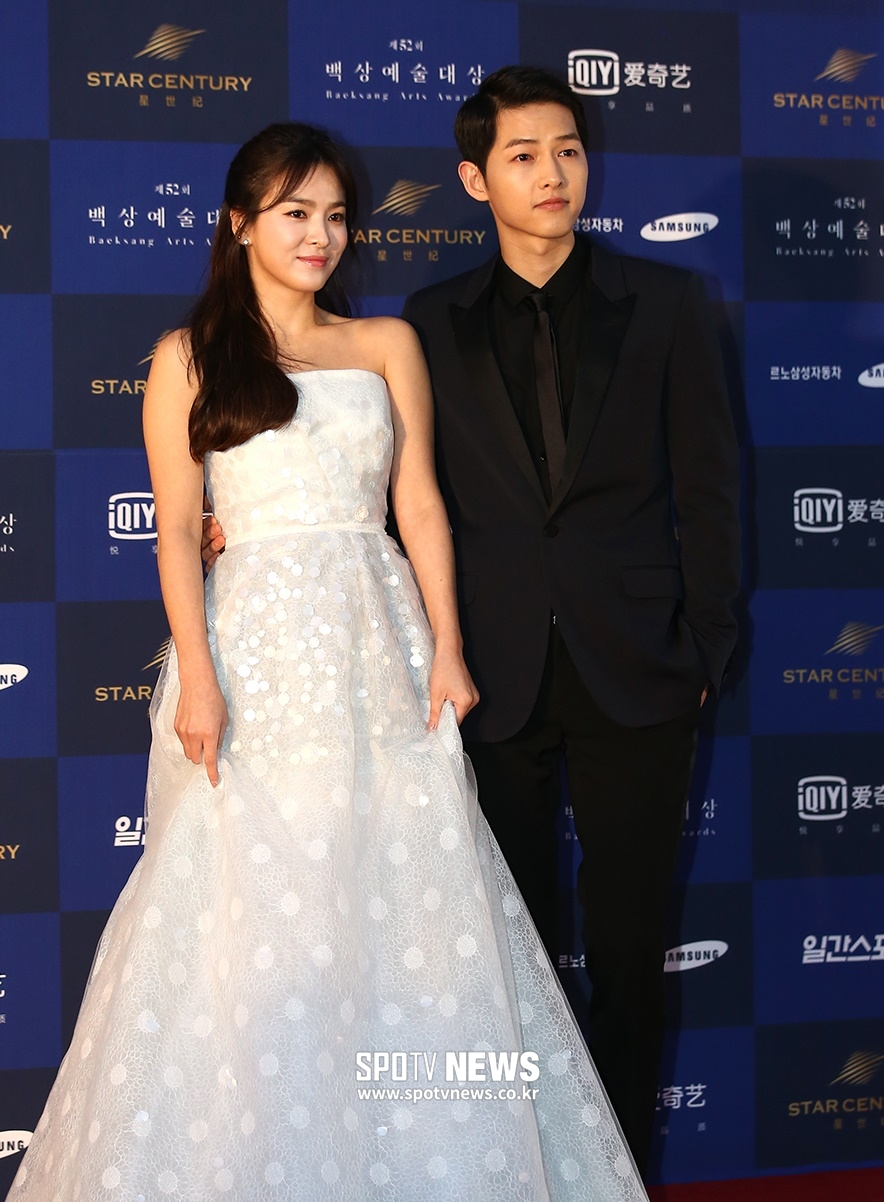Song Joong-ki, 34 - Song Hye-kyo, 38, was crushed after a year and nine months of marriage.The 12th Household Court of the Seoul Family Court held a private meeting with Song Joong-ki and Song Hye-kyo at 10 am on the 22nd.This ended the legal divorce process and split the two into a complete south-south.The details of the divorce settlement between the two were not known. The Seoul Family Court asked for understanding, saying it could not inform the details.Song Hye-kyo agency UAA also announced the news of the divorce of the two.Today (22nd) the divorce of Actor Song Hye-kyo was established at the Seoul Family Court, they said. I will inform you that the mediation process has been completed by divorce without alimony and property division.Song Joong-ki - Song Hye-kyo, the ending of the two top-actor meetings Asia loves, was eventually a sad ending.The two men, who met as a descendant of the drama The Sun and developed into a lover, eventually married and got the modifier The Couple of the Century, Choices their own way in a year and eight months.And in about a month after the divorce settlement, the divorce of the two was established without any noise.Song Joong-ki filed for divorce settlement with the Seoul Family Court on the 26th through a legal representative.The two sides said they are in the process of smooth divorce settlement, and the two mens breakup was formulated.According to the legal system, divorce must be attended by the divorcee and it is troublesome as it must go through the period of consideration.However, there was speculation that top stars Song Joong-ki and Song Hye-kyo would have Choicessed Divorce Adjustment for a quicker and more comfortable breakup, as legal agents, not parties, could agree on the Cebu City matter over divorce and generally are faster handled than consensus divorces.Indeed, the divorce settlement of Song Joong-ki and Song Hye-kyo went very fast; both sides concluded the mediation process by divorce without alimony and property division.I agreed on a big framework of divorce, and there was no Cebu City matter to be coordinated differently, such as property division, so I became south with one adjustment.Song Joong-ki, Song Hye-kyo are struggling with their own work after the divorce announcement.Song Joong-ki is filming his next film, Win Riho (directed by Cho Sung-hee), while Song Hye-kyo continues its tenth day, attending events for cosmetics and watch brands.=
