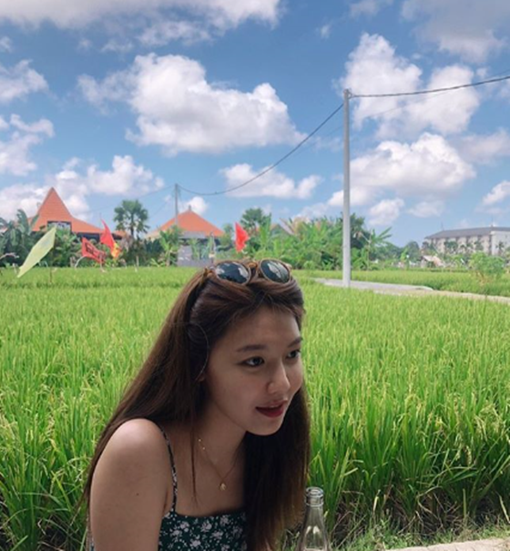 Choi Sooyoung posted a picture on his instagram on the 23rd with an article entitled No, no, no.In the photoChoi Soo Young is staring at the camera while drinking a drink in front of the rice paddies. EspeciallyChoi Soo Youngs refreshing charm attracts attention.The netizens who encountered this came up with various responses such as Lovely, Pretty and Cute.Choi Sooyoung starred in the film Girl Cops (director Jung Da-won) as Yang Jang-mi, which was released in May.