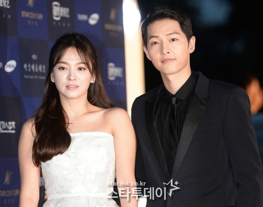 Actor Song Hye-kyo, Song Joong-kis divorce settlement was established and legally became South.On the 22nd, the 12th independent housework of the Seoul Family Court (Jang Jin-young, the chief judge) said that the date of the divorce mediation between Song Joong-ki and Song Hye-kyo was held privately and the mediation was established.The divorce mediation is a procedure in which divorce is established according to the courts mediation without going through a formal trial if both sides agree. Song Joong-ki filed a divorce mediation application against Song Hye-kyo on the 26th of last month.As the divorce settlement was established on the day, it became legal.The Song Hye-kyo agency UAA announced the divorce news that the mediation process has been completed by divorce without alimony or property division between the two sides.The exact reason for the divorce of the two is not known, but the UAA has been forced to make this decision because it can not overcome the difference between the two.I respectfully ask for your understanding that the other details are the privacy of both Actors and can not be confirmed. Meanwhile, Song Joong-ki Song Hye-kyo married in October 2017 with the interest of Asian fans after meeting in the KBS2 drama Dawn of the Sun which ended in 2016.However, Song Joong-ki filed for divorce settlement on March 26, and it was broke in a year and nine months.Song Joong-ki is currently filming the movie Win Riho, and Song Hye-kyo is about to shoot the movie Anna.