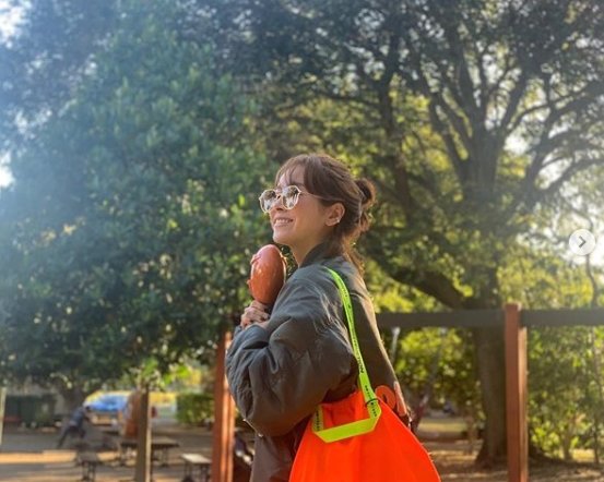 Han Ji-min posted several photos on his SNS on the 24th without any phrase.Han Ji-min in the public photo is having a relaxing time in a park in Australia.Han Ji-mins lovely atmosphere, which ties his head up and wears sunglasses and smiles dimples, catches his attention.The fans who responded to the photos responded such as Is not it too beautiful, Come to rest well, We are still suffering from spring night.On the other hand, Han Ji-min appeared in MBC drama Spring Night which ended on the 11th.