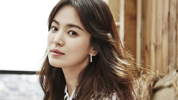Actor Song Hye-kyo sued the malicious comments and rumors spread after the news of the divorce with Song Joong-ki was announced.According to the police, Song Hye-kyo filed a complaint with a number of distributors on charges of defamation and insult due to timely false facts at the Bundang Police Station.Song Hye-kyos agency said, We have sued the distributors who have completed the collection of evidence for clear false facts and malicious slander and profanity.We will proceed with criminal charges as soon as evidence is obtained for the rest of the community, comments, and YouTubers, he added. We will respond hard without any prestige or agreement.The agency said, We will continue to respond to the act of misusing anonymity and mass-producing and spreading rumors indiscriminately, and we hope that the act of hurting and suffering people will be refrained from writing.Song Hye-kyo and Song Joong-ki have been suffering from various malicious comments and rumors since the fact that they have been divorced in a year and eight months after marriage.