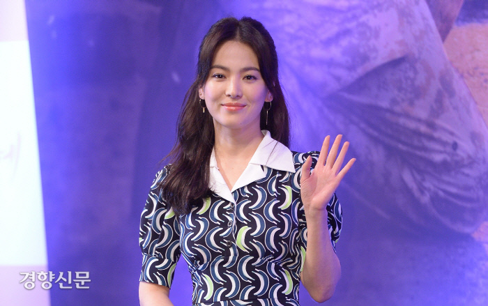 Actor Song Hye-kyo sued malicious comments and rumors about divorce from Song Joong-ki.According to the police, Song Hye-kyo filed a complaint against the police in Bundang on charges of defamation and insult due to timely false facts.The UAA, a Song Hye-kyo agency, said, We have filed a complaint with the Bundang Police Station for the first time that we have collected evidence on Bad Police activities, clear false facts, and malicious blatant slander and abuse in relation to Mr. Song Hye-kyo.We will also file a power-detective complaint as soon as evidence is obtained for the rest of the community, comments, and YouTubers, he said.The UAA also said that it had appointed Kim & Changs law office as a legal representative on the 28th of last month.We will take a hard line without any good or agreement, the UAA said. We will continue to make progress without agreement in the second legal response following this measure.Song Hye-kyo and Song Joong-ki have been suffering from various malicious comments and rumors since they were reported to have been divorced in a year and eight months after marriage on March 27.Song Joong-kis agency also said it would take legal action against the spread of rumors, which the two men completely became South and South after a divorce settlement was established on the 22nd.The following is the official position specializing in Song Hye-kyo:Actor Song Hye-kyos agency UAA filed a complaint with the Bundang Police Station on July 25, 2019, against a number of people whose allegations were clearly revealed for their false defamation and insult.The UAA filed a complaint with the Bundang Police Department first, with a large number of distributors who have completed the collection of evidence for Bad Police acts, clear false facts, and malicious blatant slander and abuse.We will also file a Detective complaint against all of the remaining community, comments, and YouTubers as soon as evidence is obtained.The UAA has appointed Kim & Changs law office as a legal representative on June 28 and has been preparing for legal action.In addition, we will respond hard without any agreement or agreement regarding the receipt of the complaint.Following this measure, we will continue to proceed without agreement in the ongoing legal response.There is a continuing act of falsifying and spreading false false writings, malicious abuses, and things that can not be imagined at all, regarding actor Song Hye-kyo, which is not only beyond the level of social acceptance but also causing unbearable suffering to the parties.In the future, we will continue to strongly respond to the act of misusing anonymity to mass-produce rumors and spread them indiscriminately. Through this, we hope that the act of hurting and suffering people will be refrained.