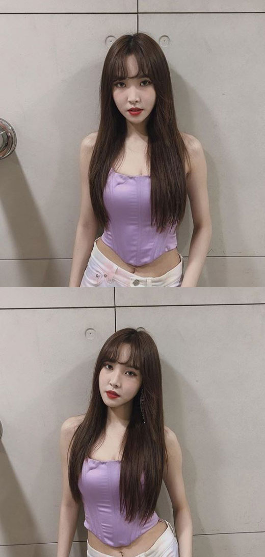 Yuju, a member of the girl group GFriend, boasted of her skinny body.Yuju posted a number of photos on the official GFriend Instagram on the 24th, along with an article entitled I have done without ending after debut.In the open photo, Yuju took a dodgy pose, staring at the camera, especially the slender waist and pretty beauty.The netizens who watched this made various comments such as Please take the ending goddess, Yuju is a queen and a fairy, a self-made self in the heart.Meanwhile, Yujus group GFriend is scheduled to tour Asia in six regions: Bangkok, Thailand on August 27, Hong Kong on August 3, Jakarta, Indonesia on August 23, Manila, Philippines on August 25, Taiwan on August 31, and Yokohama, Japan on November 17.