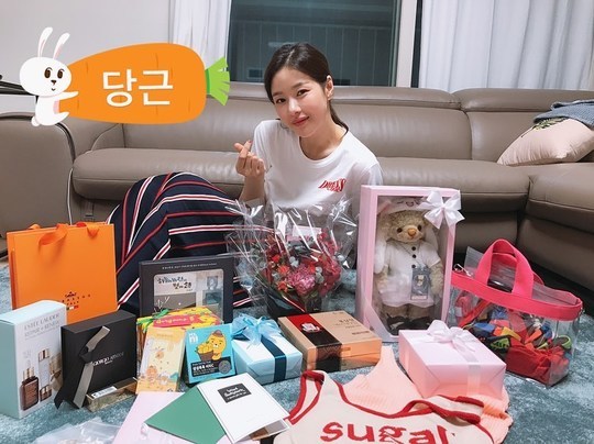 Actor Park Ha-na celebrated his 35th birthday.Park Ha-na posted several photos on his instagram on July 25 with an article entitled Always excessive love to me who is lacking.The photo shows Park Ha-na with a cake that she received as a gift. Park Ha-na smiles brightly at the camera.Fans who saw the photos responded by saying, Happy Birthday, Always pretty, and Happy Birthday; Everything You Want to Do.delay stock