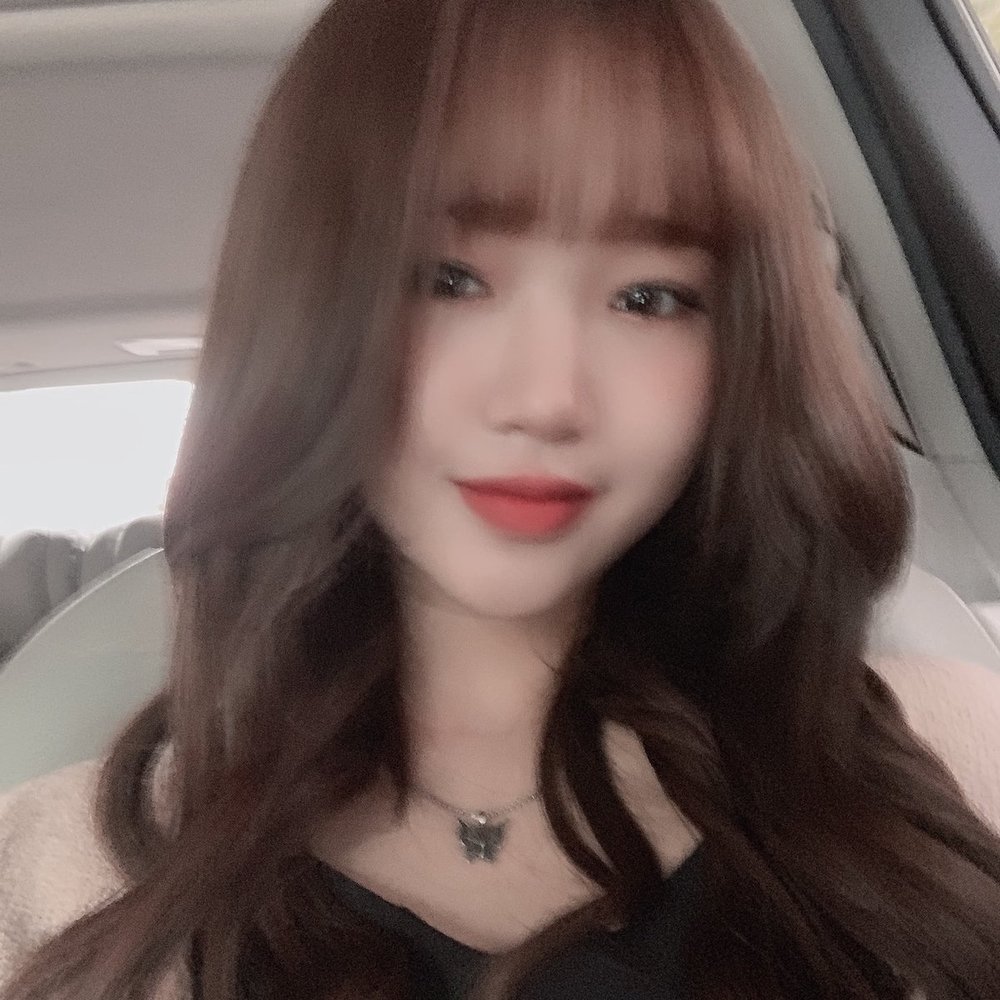 Choi Yoo-jung boasted a sleek jawline after losing 9kgGroup Weki Meki member Choi Yoo-jung tweeted on July 26, Keeling (Weki Meki official fandom name) starts today with a strong day. Aza.Good morning, and shared four selfies with the phrase.In the photo, Choi Yoo-jung is wearing a black nash and has a languid look, followed by a wink or a lip-spreading visual.han jung-won