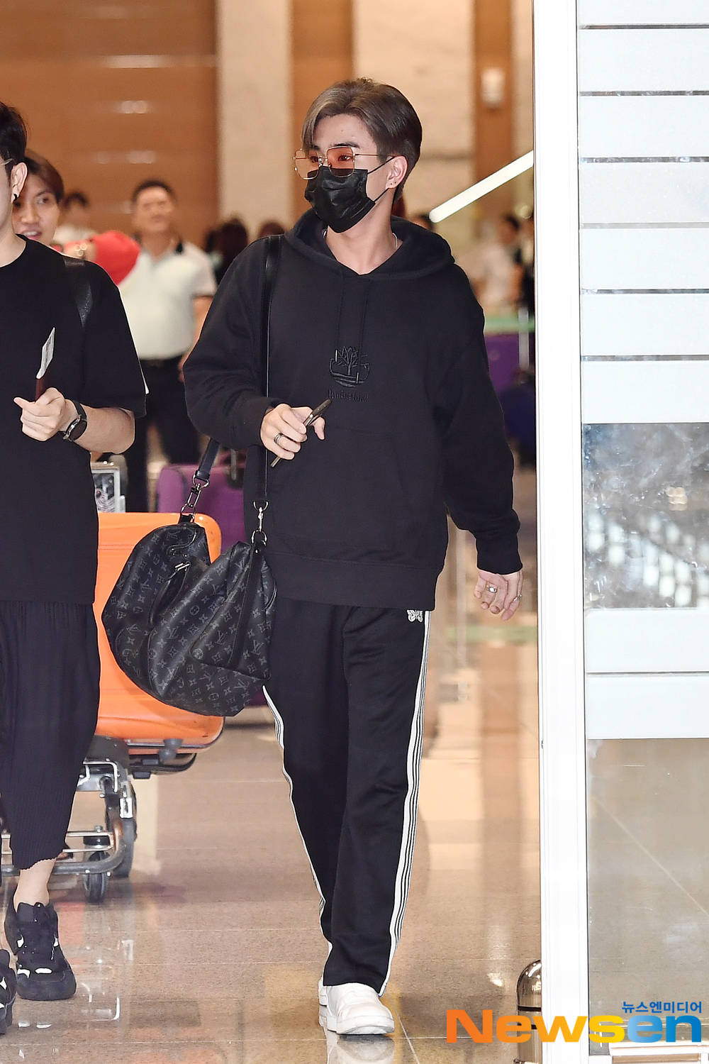 Thai singer Perth Tanapon arrived at Incheon International Airport in Unseo-dong, Jung-gu, Incheon on the morning of July 26.exponential earthquake