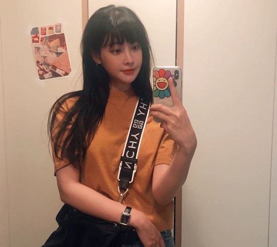 Actor Oh Yeon-seo has released daily photos.On May 25, Oh Yeon-seo posted a picture on his instagram.The photo shows Oh Yeon-seo, who boasts beauty while he is getting younger.The netizens who watched this showed various reactions such as Why are you so beautiful, Goddess ~, Beauty is always a big hit.On the other hand, Oh Yeon-seo appeared in the TVN drama Hwa Yugi which last year.Photo: Oh Yeon-seo Instagram