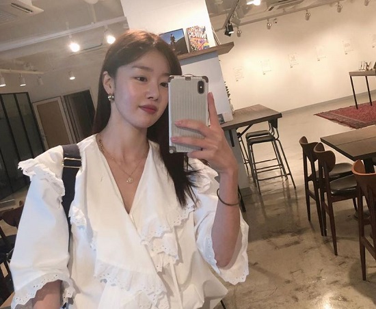 Actor Han Sun-hwa has released daily photos.Han Sun-hwa posted a picture on his 29th day with an article entitled Reading Condition Soso on his instagram.The photo shows a picture of Han Seonhwa, who boasts a neat beauty.The netizens who watched this showed various reactions such as Why is your sister so beautiful ..?, It is good to storm up, I am a fan ~ I will always support you.On the other hand, Han Seonhwa appeared in OCN Save me 2 which last month.Photo: Han Sun-hwa Instagram