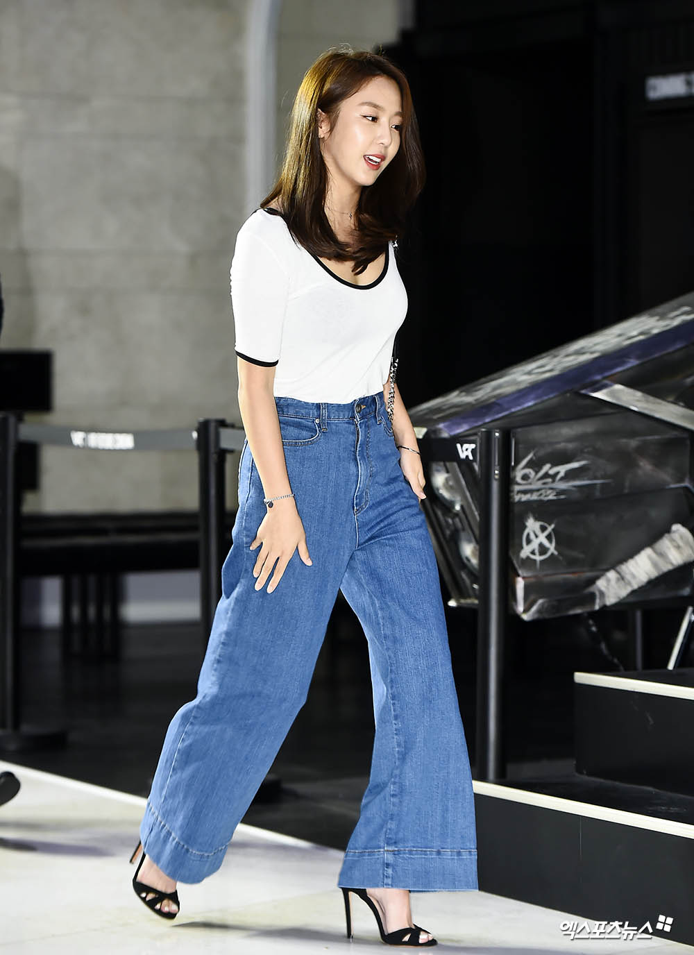 예원 '청바지에 아찔한 하이힐 매치'[엑's HD포토]