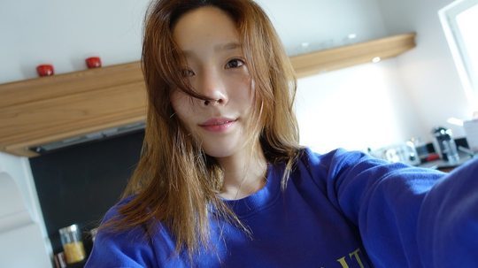 Taeyeon, leader of the group Girls Generation, boasted a pure beauty.Taeyeon posted several photos on his instagram on August 1.Taeyeon is smiling with her hair on, and Taeyeons white-green skin without any blemishes makes her innocent beauty even more prominent.The fans who responded to the photos responded such as beautiful, I lived to see my sister and cute.delay stock