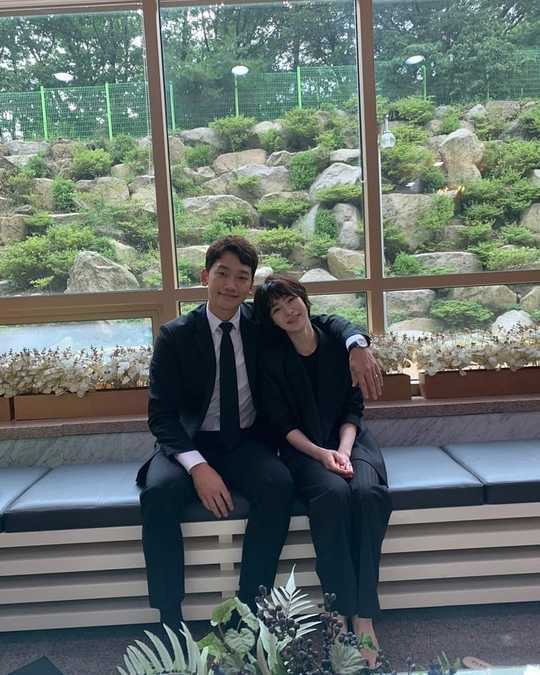 Actors Rain and Lim Ji-yeon showed off their perfect chemistry during the drama shoot.Lim Ji-yeon posted two photos on Instagram on the afternoon of August 1, along with an article entitled Re-winning #Welcome2Life.The photo shows Lim Ji-yeon, Rain, with a friendly shoulder and arms folded.The two will appear on MBCs new monthly drama Welcome2Life (playplayplayplay by Yoo Hee-kyung/director Kim Geun-hong), which will be broadcast for the first time on the 5th.Welcome2Life is a romantic comedy investigation drama in which a lawyer, Bad Police, who was only pursuing his own gain, was sucked into a parallel world in an accident and opened with a rigid test.Rain is divided into Bad Police lawyer Lee Jae-sang, who was sucked into another parallel world in a moments accident and lived his second life as an upright prosecutor.Lim Ji-yeon is Lee Jae-sangs old girlfriend in Reality World, but Lee Jae-sangs wife in Parallel World, Racion.hwang hye-jin