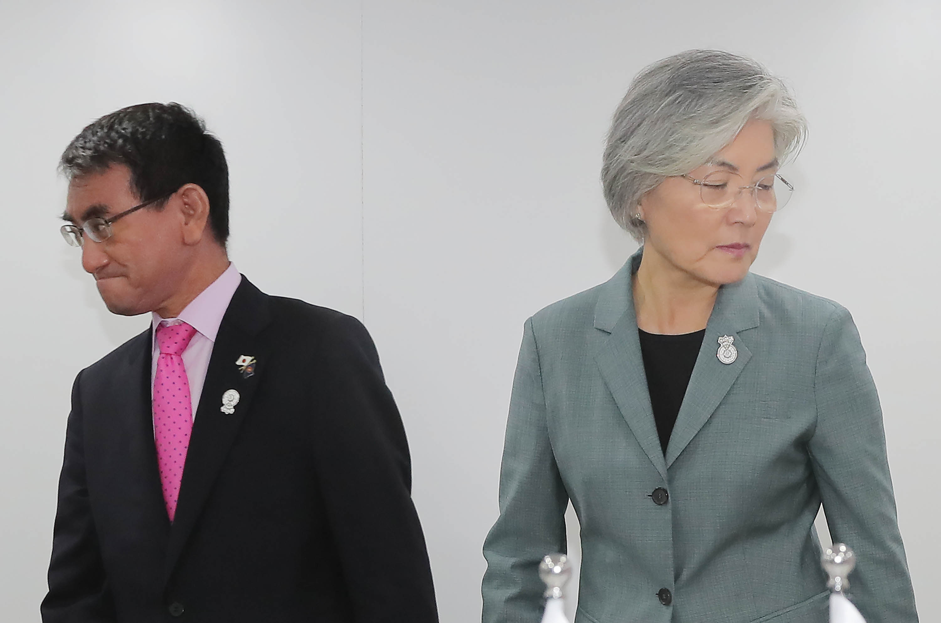 백색통신 이미지