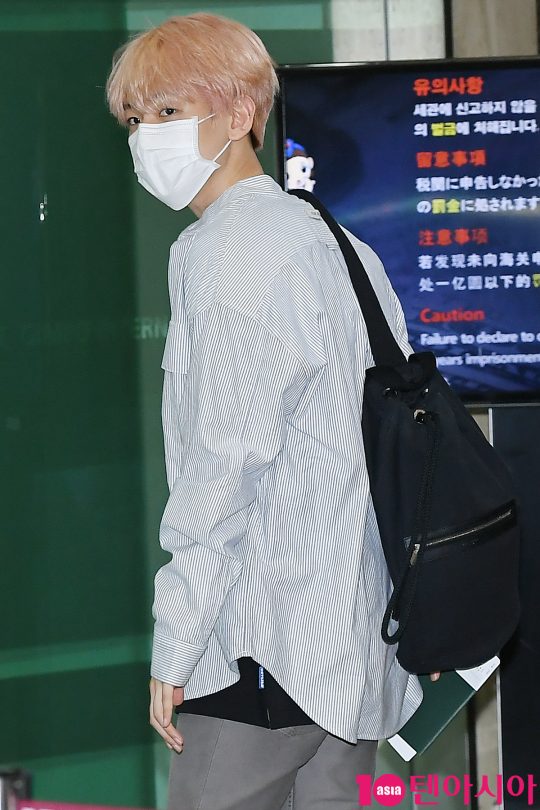 Group EXO Baekhyun is leaving for Japan via Gimpo International Airport on the afternoon of the 2nd to attend the SMTOWN LIVE 2019 in TOKYO schedule.