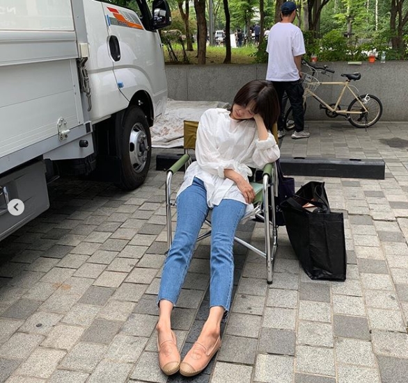 Actor Park Ha-sun has released the latest filming of Lovers of 3 pm on weekdays.Park Ha-sun posted a picture on his personal instagram on August 2 while waiting for the channel A gilt drama Lovers of the Weekday afternoon.In the photo, Park is sitting on a sofa and a chair in the waiting room for the shooting.Park Ha-sun said, Oh Se-yeon Day! I do not want to take this kind of thing. Thank you. Full-time photographer & make-up artist.Do you want anything? comment on it, he added.Park Su-in