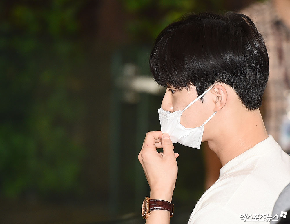 Group EXO Suho left for Japan through Gimpo International Airport on the afternoon of the afternoon of SMTOWN LIVE 2019 in TOKYO.