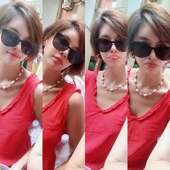 Actor Hwang Jung-eum still showed off his Beautiful looks.Hwang Jung-eum posted four self-portraits on his instagram on August 3.Hwang Jung-eum in the photo shows off his charms from chic to lovely expressions, and beautiful visuals that have not changed over time attract attention.Park So-hee