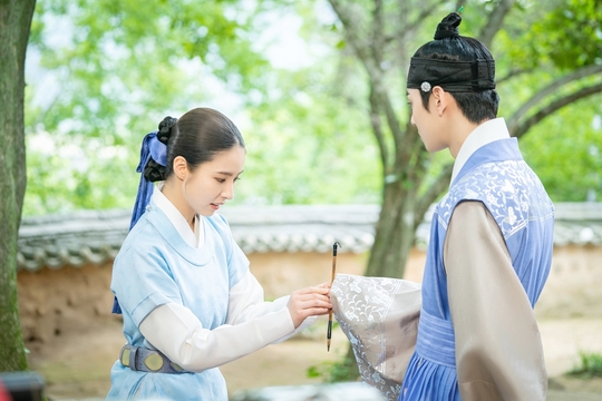 <p>New building Na Hae-ryung Shin Se-kyung, Cha Eun-woo of fullness romance water boarded. In this ‘heart-fluttering hearts’only two people of the undisclosed steel for ejection. Sight to Rob.</p><p>MBC every new building Na Hae-ryung side 8 on the 5th day itself, the highest viewership 7. 6% if you can stimulate viewership 1 for the standing up line ‘the forest people’, Shin Se-kyung, Cha Eun-woo of the cut was introduced.</p><p>Shin Se-kyung, Cha Eun-woo, Park kiwoong starring the new building Na Hae-ryungis a combination of the first issues as female(女史) and Na Hae-ryung(Shin Se-kyung Min)and reversed the console as Prince in this picture(Cha Eun-woo), and need the fullness romance annals. Lee JI Hoon, Park Hyun, such as youth actors and Kim by, Kim Min-normal, up the hill, a Holy day, such as smoke actor, who shot it.</p><p>Last week ‘new building Na Hae-ryung’ 9-12 times in Na Hae-ryung and this picture here for someone to meet with each other close to appear. Identity hidden in this picture in the new had Na Hae-ryung is a light emerging window of the absurd for the appeal as a sombre-over-including all of yourself to patronize him again mind began to open. These two people do for the waist hug and the first during the morning with up to the viewers those were.</p><p>Public photo belongs to glasss cruel hand to me that Shin Se-kyung and flowers smile and Cha Eun-woo of all our won. Curfew time and with talks covering swing in two people who were pure lagoon to avoid tightly to the waist and hugging many of these heart-fluttering to him.</p><p>Or Na Hae-ryung, this is a picture of the first bed scene and even the public. Folding beyond this picture the idea that in the pain, slept Na Hae-ryung postpone that Shin Se-kyung and bottle style for as backkom within the family and Cha Eun-woos story, the look of these excitement can induce.</p><p>The Na Hae-ryung the light emerging window of the absurdity associated with appeal with the senior officers of the blind the blame for the whole body, and tears and hits near his own. Viewers are Shin Se-kyungs delicate heat and her own way to and empathy for Cha Eun-woo for the guests poured out. As a result ‘new building Na Hae-ryung’ 10 times Nielsen NCR furniture standard viewership 7. 6%of the record itself, the highest viewership renew and vegetation of the electrode 1 to a cheerful true meaning more.</p><p>Meanwhile the pole in Na Hae-ryung ‘the Sparrow’is her only ‘geese’for the active one, Cha Eun-woo. He frost of the strike on working solo bomb to left, while the old Na Hae-ryung to secretly help her, empowering her in. Especially the old public Palace of the Joseon dynasty that can happen in the most fearsome thing to ‘Na Hae-ryung that and say,’thats the look These of contributor self out.</p><p>Last longer I cant this cream directly to the brush mice, and to himself letters to write and asked that Na Hae-ryungs appearance, Sight catching. In this picture is ‘wish my love Long Live Forever My personal Lord and at the ... ’and wrote a poem back Na Hae-ryung to give to hesitate by them, excited not only since their relationship is how progress can be to not expect to ever pull off.</p><p>New building Na Hae-ryung side Na Hae-ryung, this is the picture ‘the picture people’of the active in the great love you thanks itself the highest viewership the can electrode 1 were ranked. Viewers of hot love in the scene than ever joyful and grateful hearts shooting with it. This week each other by the hand, and gradually the growth of two people to a group this much attention and support the,”he explained.</p>