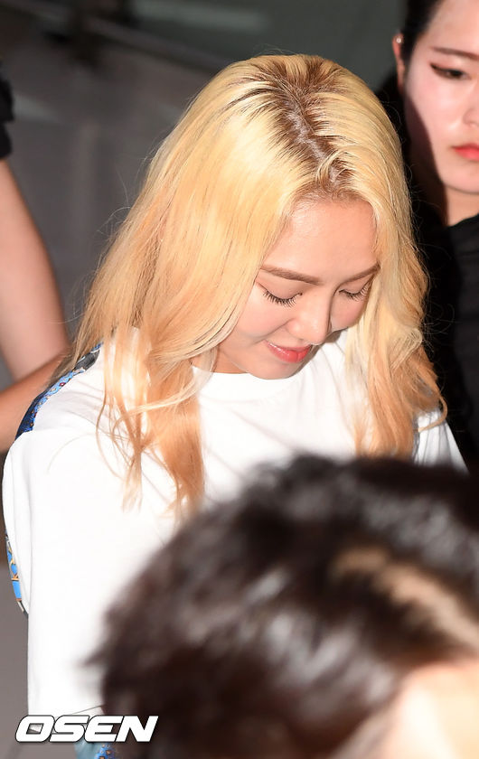 On the afternoon of the 6th, the group Exo arrived at Gimpo International Airport in Gangseo-gu, Seoul after completing the performance of SM Town Live 2019 in Tokyo (SMTOWN LIVE 2019 IN TOKYO).Girls Generation Hyoyeon passed through the arrival hall