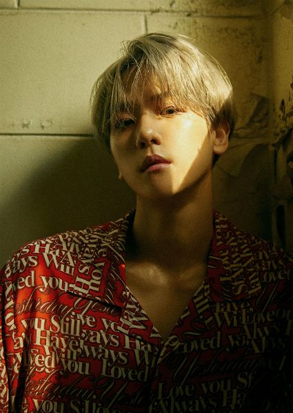 According to the monthly chart released by Gaon Music Chart on July 8, the first solo album City Lights released by Baekhyun on October 10 sold a total of 500,000 8321 copies.This is the highest monthly sales volume of solo albums since 2010, when Gaon Music Chart started counting.Previously, Baekhyun became a global popularist, working as a unit EXO and EXO - Chenbak City.He also performed well on the music charts with his duet songs with Suzy, Dream (Dream), The Day with Kwill, Bigawa with his possession and sung, and Young (YOUNG) with Rocco.This is the first time he has released a solo album.The album featured a total of six songs, including the title song UN Village (Stay Up), Betcha (Betcha), Ice Queen, Diamond (Diamond), and Psycho).Baekhyun showed the presence of EXO member who set a record of exceeding 10 million cumulative sales volume in Korea by selling more than 500,000 albums with this album.Baekhyun will meet with fans through EXO solo concert EXO Planet #5 - Exploration - In Hong Kong (EXO PLANET #5 - EXpLOration - in HONG KONG) held at Hong Kong Asia World Expo Arena from October 10 to 11.