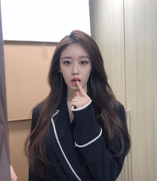 Ji-yeon, a girl group T-ara, has revealed the current situation.On the afternoon of the 8th, Ji-yeon posted a picture on his Instagram and reported the recent situation.In the photo, Ji-yeon, who poses while looking at the camera in a waiting room, is shown.Gi-yeon, who is dropping her long wave-grenned hair, shows off her cute charm as she bites her index finger into her mouth.At the same time, the still beautiful Ji-yeons visuals rob the eye.On the other hand, Ji-yeon is currently playing the role of Ha Eun-joo in KBS2 monthly drama Let me hear your song.