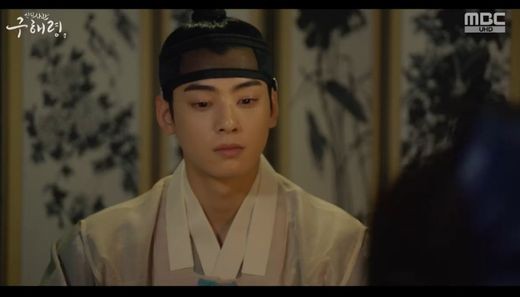 Will Cha Eun-woo prevent plague with a pedophilia?On MBCs Na Hae-ryung broadcast on the 8th, Koo Na Hae-ryung said he found a way to save everyone and gave a book to Lee Lim (Cha Eun-woo).The first way to prevent plague is to prevent the pox from being sore. The pox method is to inject pus from cows caught in the pox into the human body.In the explanation of Na Hae-ryung, who says that unlike pharyngeal law, there is no side effect, Irim shouted, Where is the pus of the beast? I do not want to hear it. Stop it.But Na Hae-ryung did not back down, and he expressed his desperate heart to the families of the patients and asked, Please read it once, and it is not too late to say no then.Lee read the book and ordered the enforcement of the Udujong Act.
